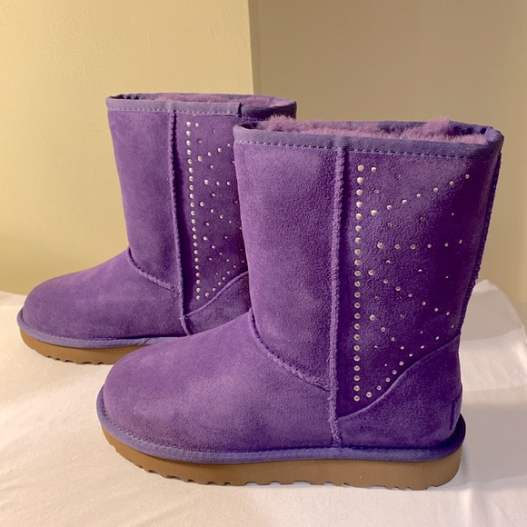 UGG Classic Short Studded Women’s Size 6 - Picture 2 of 5